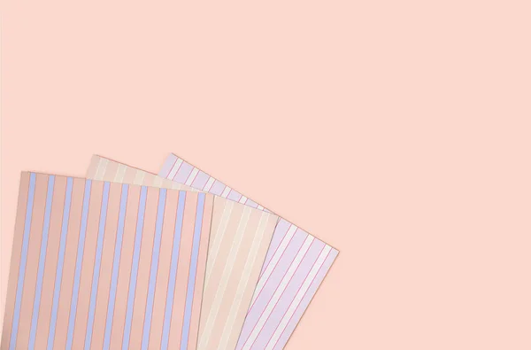 Office: turuncu copyspace arka plan ve çizgili karton levha bir sürü, parlak renkler.