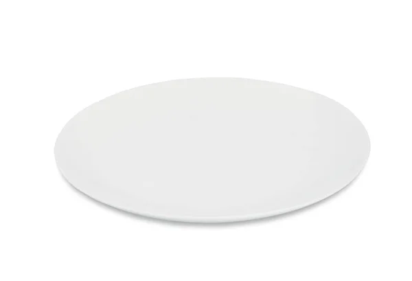 白い背景に隔離された空の白いセラミック板 — ストック写真