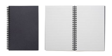 Koleksiyon siyah kapalı ve açık spiral boş kağıt kapak defteri beyaz arka planda bir model tasarlamak için izole edilmiş. Eğitim ve iş konsepti. düz yat