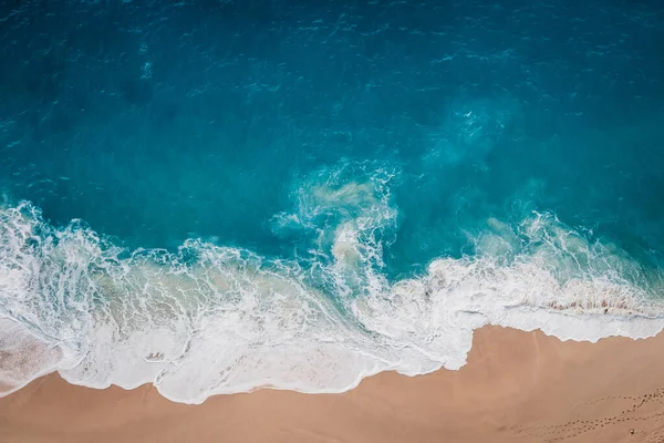 Blick Auf Das Meer Und Den Wilden Strand Von Oben Stockfoto