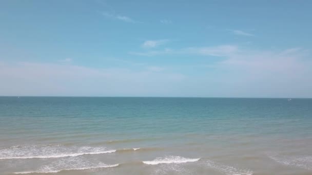 Aerial view of sea and waves. Horizon over water — Stock Video