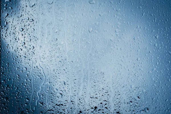 Vue Rapprochée Des Gouttes Pluie Sur Fenêtre Bleue — Photo