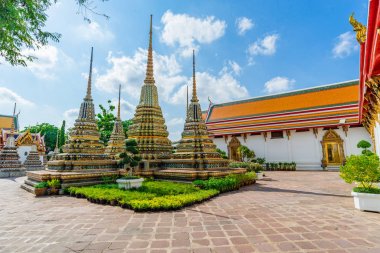 Güzel Tapınak Ve Pagoda Wat Pho at (Yatan Buda Tapınağı), veya Wat Phra Chetuphon Yerler Bangkok Tayland