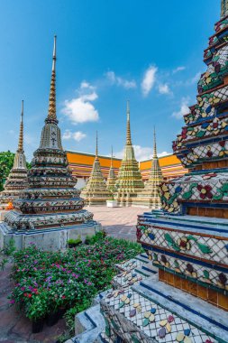 Güzel Tapınak Ve Pagoda Wat Pho at (Yatan Buda Tapınağı), veya Wat Phra Chetuphon Yerler Bangkok Tayland
