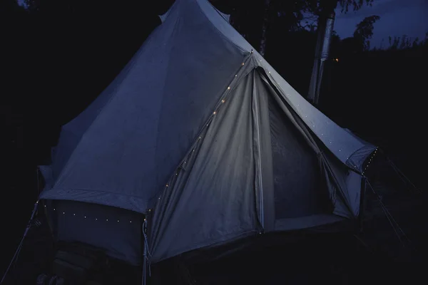 Übernachtung im Zelt am See in der Republik Karelien — Stockfoto