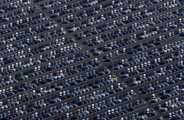 bir otopark havadan görüntü