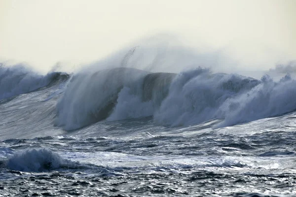 Istantanea Onda Che Infrange Nel Mare — Foto Stock