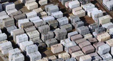 saklanan granit bloklar havadan görüntü