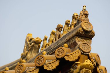 Seramik çatı dekorasyonu