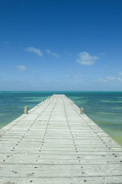 Ponte sobre o mar do caribe — Fotografia de Stock