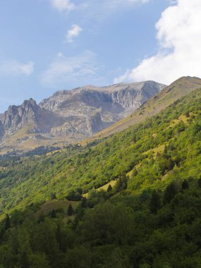 Benasque, Huesca / İspanya; 22 Ağustos 2017. Posets-Maladeta Doğal Parkı bir İspanyol doğal alanıdır. Pireneler 'deki en yüksek iki dağ zirvesini içerir..