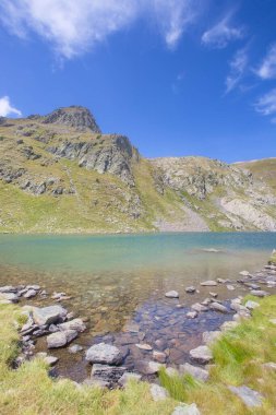 Benasque, Huesca / İspanya; 24 Ağustos 2017. Posets-Maladeta Doğal Parkı bir İspanyol doğal alanıdır. Görüntüde Ibon de Gorgutes