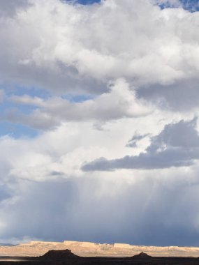 Bardenas Reales, Navarre / İspanya; Mar. 06, 2018. Bardenas Reales Doğal Parkı ve Biyosfer rezervi, Ebro Vadisi krizi merkezindeki SE Navarra 'da yer almaktadır..