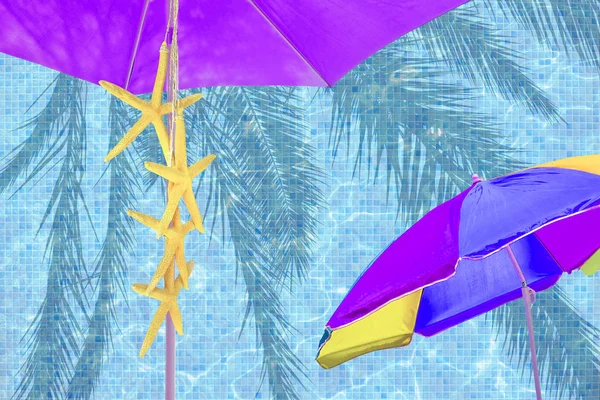 Guarda Sol Roxo Amarelo Estrela Mar Azul Verão Humor Anúncio — Fotografia de Stock