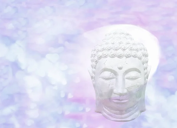 Schlafender Buddha Kopf Abstrakt Mit Heiligenschein Auf Pastellviolett Blauer Farbe — Stockfoto