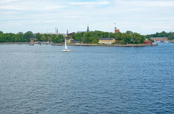 Sztokholm Szwecja Lipca 2018 Żaglówka Poza Kastellholmen Całej Wody Lipca — Zdjęcie stockowe