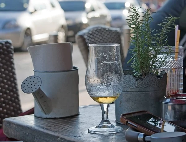 Üveg Sör Öntözés Egy Asztal Egy Bárban Mallorca Spanyolország — Stock Fotó
