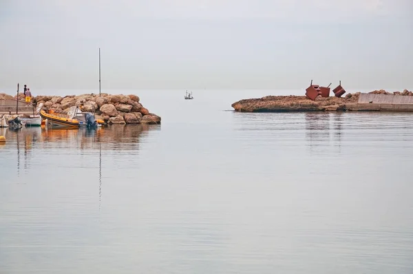Mallorca Spanien Juli 2012 Fischerboot Milchigen Nebel Auf See Juli — Stockfoto
