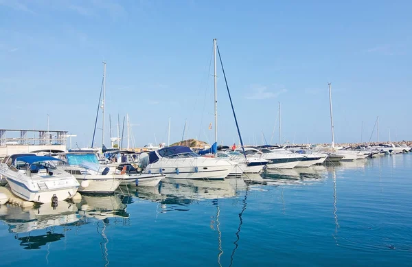 Mallorca Espanha Agosto 2018 Iates Luxo Puerto Portals Marina Uma — Fotografia de Stock