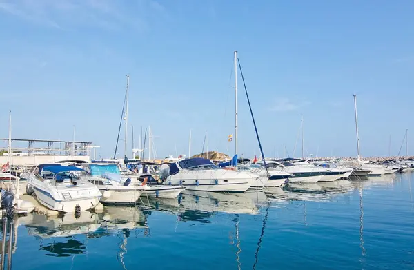 Mallorca Espanha Agosto 2018 Iates Luxo Puerto Portals Marina Uma — Fotografia de Stock