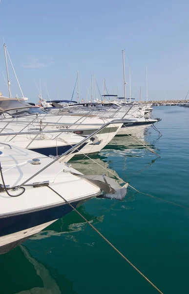 Mallorca Espanha Agosto 2018 Iates Luxo Puerto Portals Marina Uma — Fotografia de Stock
