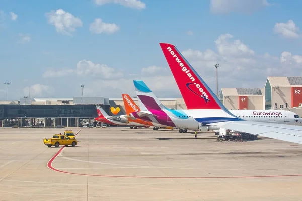 Palma Mallorca España Septiembre 2018 Aletas Cola Avión Norwegian Eurowings — Foto de Stock