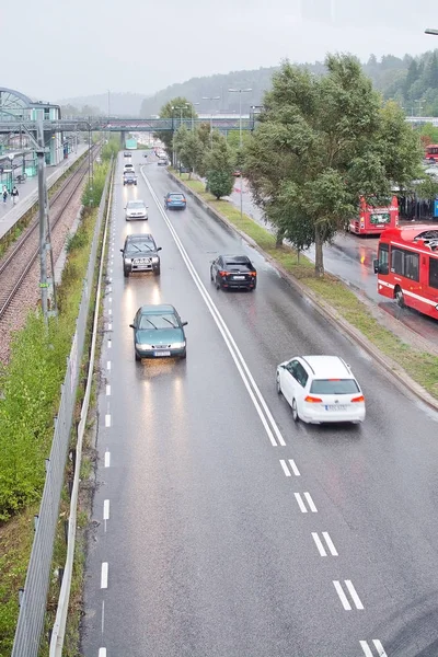 Tumba Svezia Settembre 2018 Traffico Automobilistico Autobus Sotto Pioggia Vicino — Foto Stock