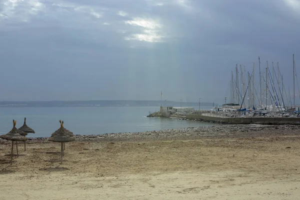 Can Pastilla Mallorca España Noviembre 2018 Parasoles Puerto Deportivo Con —  Fotos de Stock