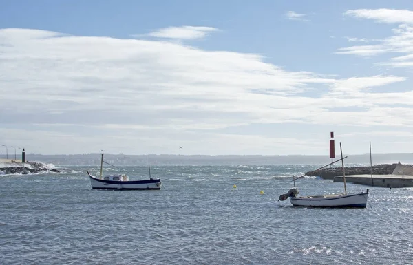 Can Pastilla Mallorca España Noviembre 2018 Kitesurfistas Barcos Con Fuertes — Foto de Stock