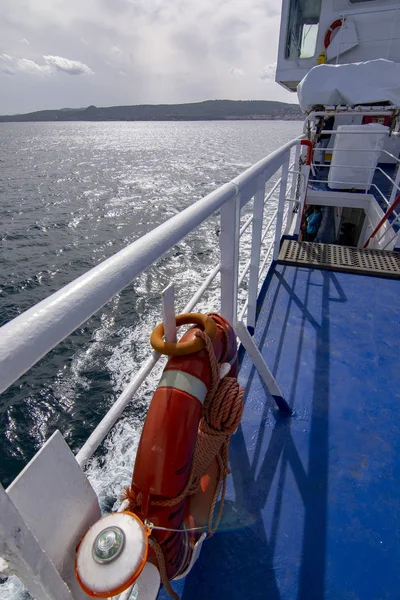 Ferry entre Palau e Isola Maddalena, na Sardenha Itália — Fotografia de Stock
