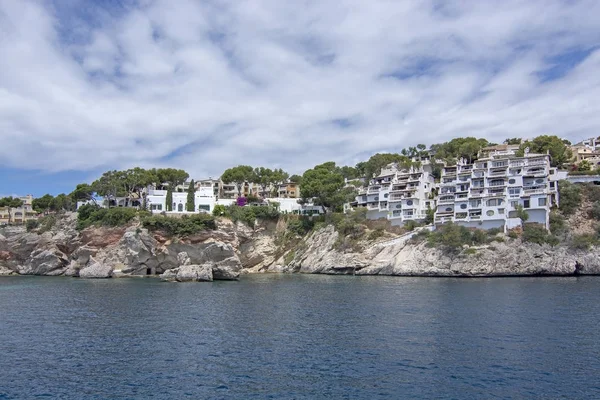 Güzel binalar Cala Fornells deniz Mallorca — Stok fotoğraf