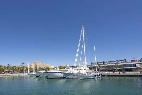 Stará Palma Harbor moll Vell se svými jachty — Stock fotografie