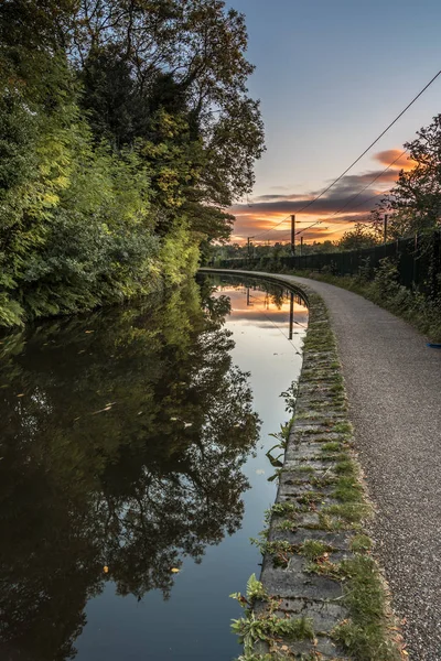 Worcester Canal Birmingham Inglaterra Reino Unido Rojo Naranja Del Sol — Foto de Stock