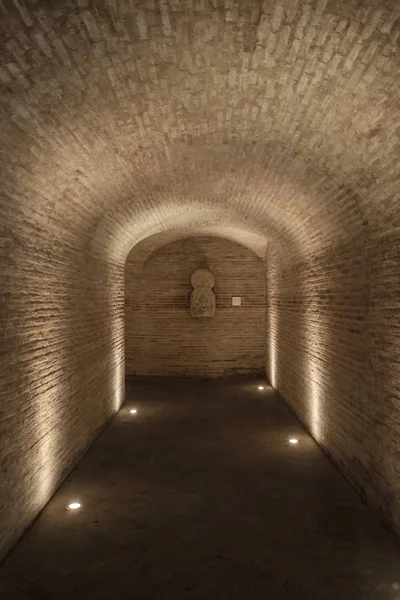 Древний Туннель Построенный Римлянами Испанском Городе Картахена Тоннель Освещается Точечными — стоковое фото