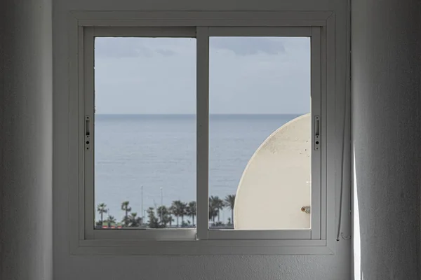 Fenster und Meer — Stockfoto