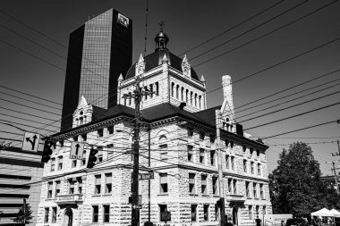 gerçekliğe uygulamalı modernlik