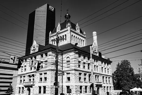 gerçekliğe uygulamalı modernlik