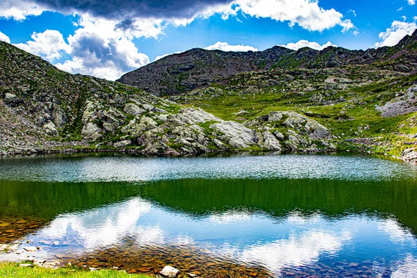 Reflecții asupra lacului Magna furculiță numărul nouă — Fotografie, imagine de stoc