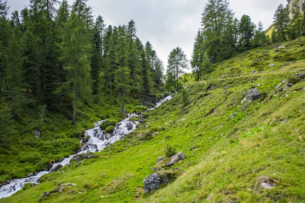 Arroyos en los Alpes del Tirol del Sur dos — Foto de Stock