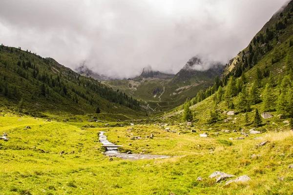 Arroyos en los Alpes del Tirol del Sur doce — Foto de Stock