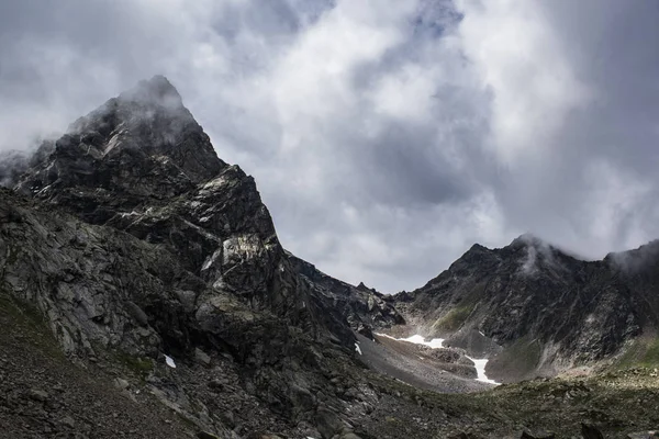 Picos alpinos do sul do Tirol treze — Fotografia de Stock