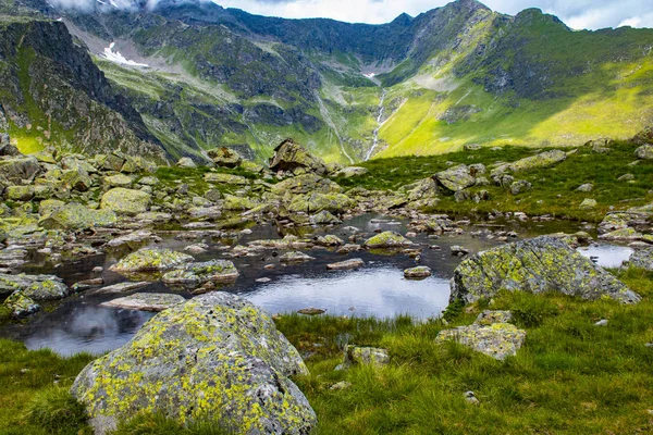 Danau Alpine kecil di Tirol tiga — Stok Foto