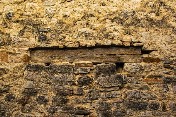 Mauersteine und Holz — Stockfoto