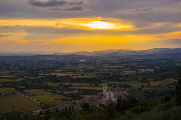 Basiliek bij zonsondergang — Stockfoto