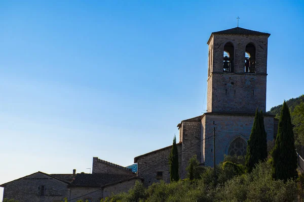 Věž zvon a obloha v Gubbio — Stock fotografie