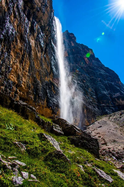 Όμορφος Και Μεγαλοπρεπής Καταρράκτης Του Val Travenanzes Στους Δολομίτες Της — Φωτογραφία Αρχείου