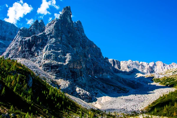 Die Dolomiten Rund Cortina Ampezzo Heben Sich Vom Blauen Himmel — Stockfoto