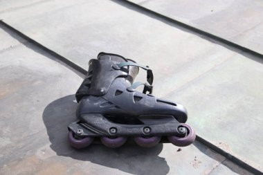 Çatıda tek satırlı paten