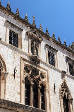 Hırvatistan'ın Dubrovnik kentinde eski bir binanın parçası.