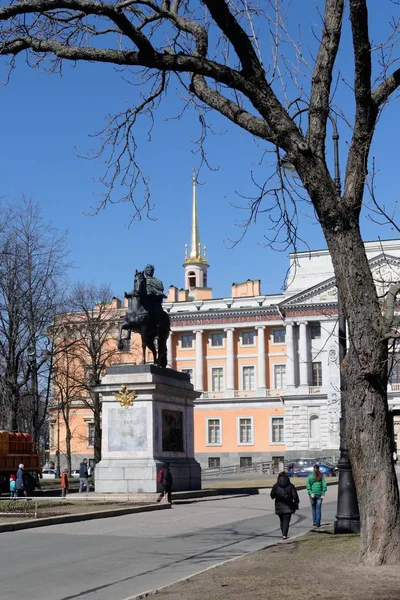 San Petersburgo Rusia Abril 2019 Monumento Emperador Pedro Magno Castillo — Foto de Stock